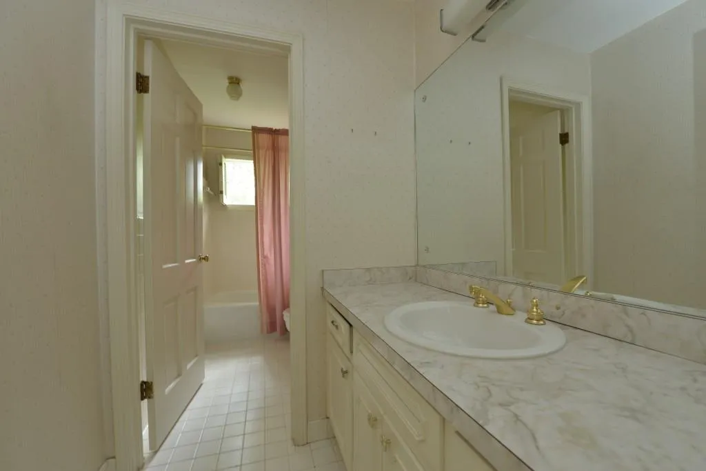 5200 High Point Road, Sandy Springs, Georgia 30342, 5 Bedrooms Bedrooms, ,3 BathroomsBathrooms,Residential,Sold,5200 High Point Road,5730619