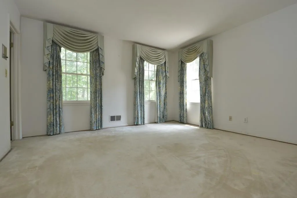 5200 High Point Road, Sandy Springs, Georgia 30342, 5 Bedrooms Bedrooms, ,3 BathroomsBathrooms,Residential,Sold,5200 High Point Road,5730619