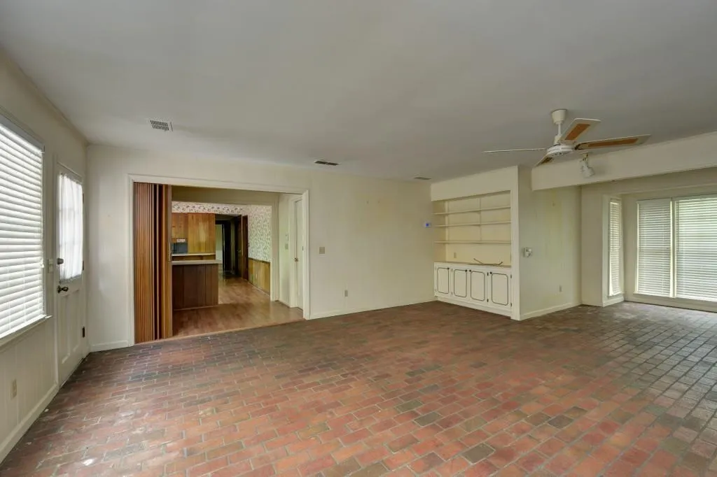 5200 High Point Road, Sandy Springs, Georgia 30342, 5 Bedrooms Bedrooms, ,3 BathroomsBathrooms,Residential,Sold,5200 High Point Road,5730619