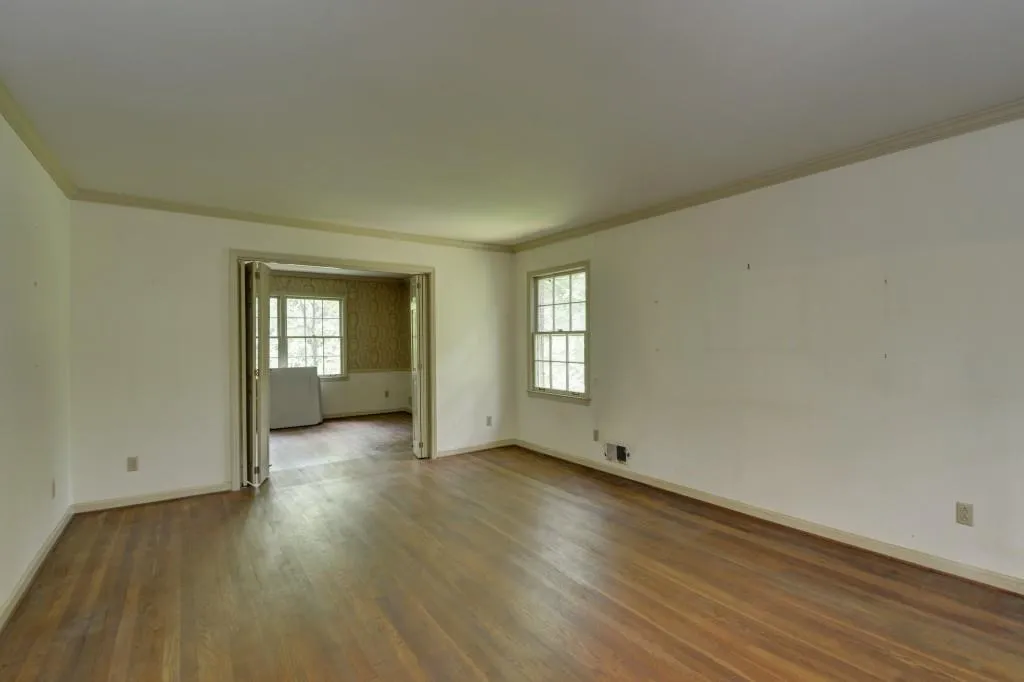 5200 High Point Road, Sandy Springs, Georgia 30342, 5 Bedrooms Bedrooms, ,3 BathroomsBathrooms,Residential,Sold,5200 High Point Road,5730619