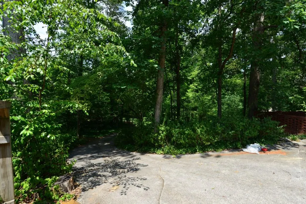 5200 High Point Road, Sandy Springs, Georgia 30342, 5 Bedrooms Bedrooms, ,3 BathroomsBathrooms,Residential,Sold,5200 High Point Road,5730619