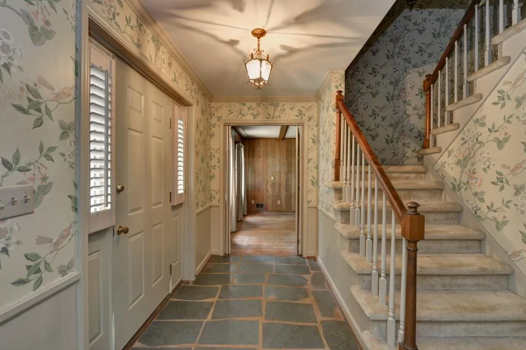 5200 High Point Road, Sandy Springs, Georgia 30342, 5 Bedrooms Bedrooms, ,3 BathroomsBathrooms,Residential,Sold,5200 High Point Road,5730619