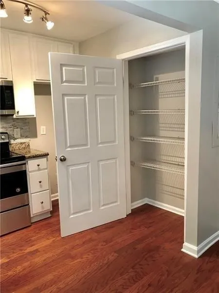 255 Winding River Drive Unit B, Sandy Springs, Georgia 30350, 2 Bedrooms Bedrooms, ,1 BathroomBathrooms,Residential,Sold,255 Winding River Drive Unit B,6055956