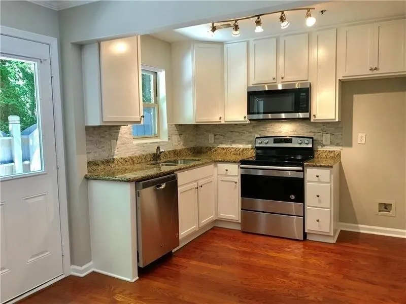 255 Winding River Drive Unit B, Sandy Springs, Georgia 30350, 2 Bedrooms Bedrooms, ,1 BathroomBathrooms,Residential,Sold,255 Winding River Drive Unit B,6055956