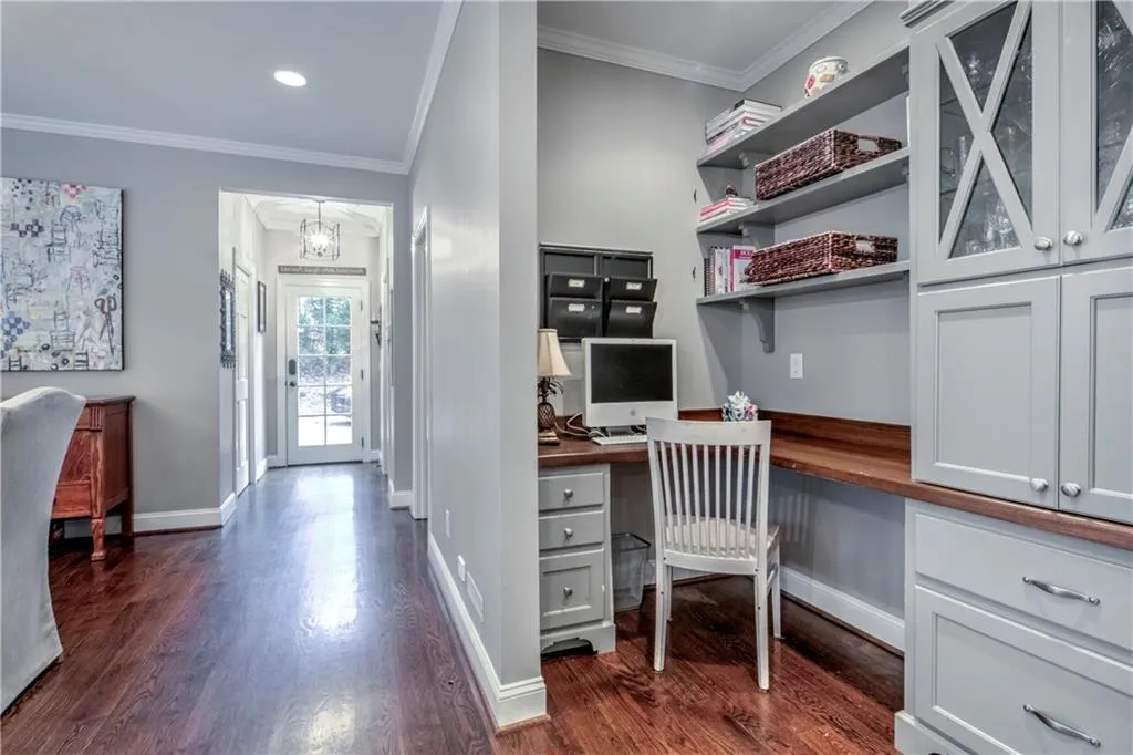 5335 N Powers Ferry Road, Atlanta, Georgia 30327, 5 Bedrooms Bedrooms, ,4 BathroomsBathrooms,Residential,Sold,5335 N Powers Ferry Road,6116512