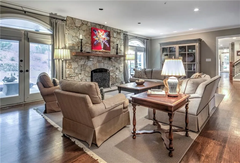 5335 N Powers Ferry Road, Atlanta, Georgia 30327, 5 Bedrooms Bedrooms, ,4 BathroomsBathrooms,Residential,Sold,5335 N Powers Ferry Road,6116512