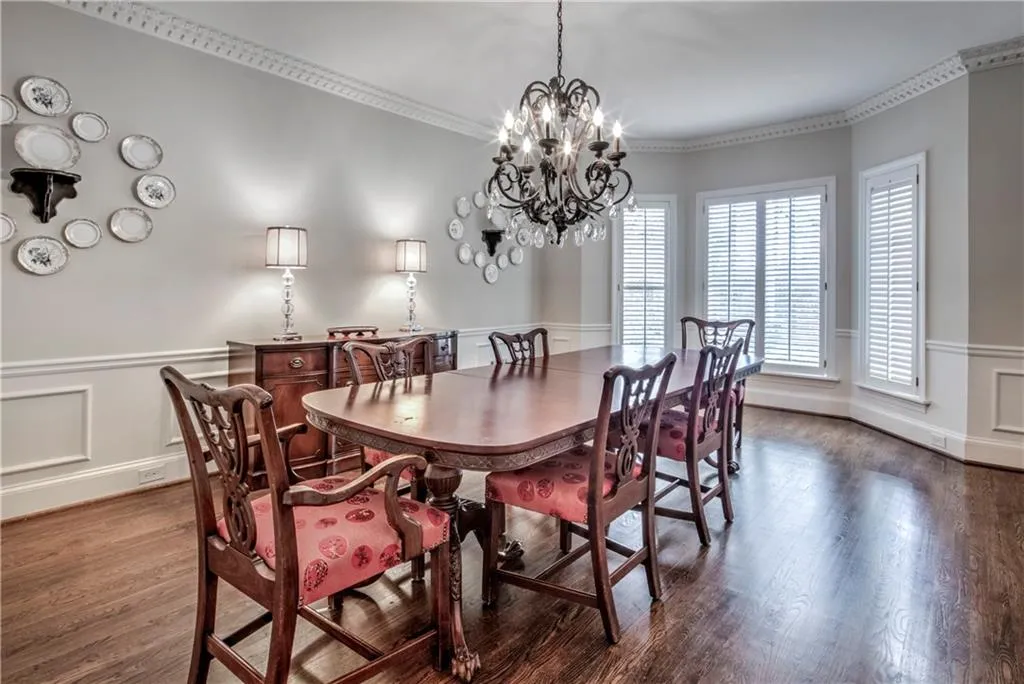 5335 N Powers Ferry Road, Atlanta, Georgia 30327, 5 Bedrooms Bedrooms, ,4 BathroomsBathrooms,Residential,Sold,5335 N Powers Ferry Road,6116512