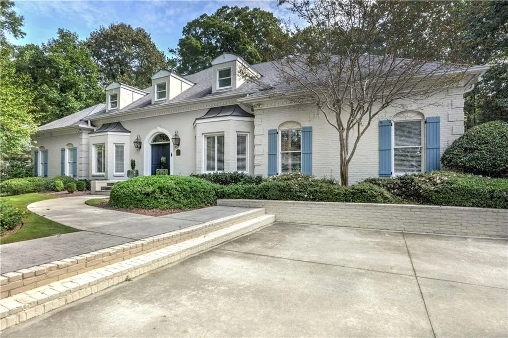 5335 N Powers Ferry Road, Atlanta, Georgia 30327, 5 Bedrooms Bedrooms, ,4 BathroomsBathrooms,Residential,Sold,5335 N Powers Ferry Road,6116512
