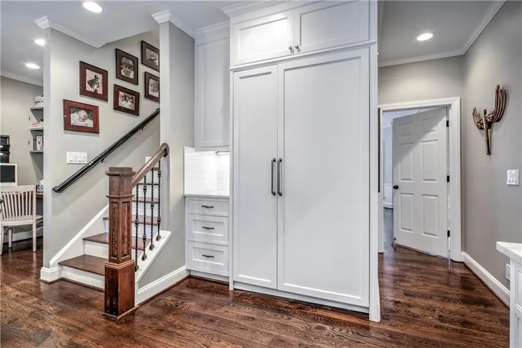 5335 N Powers Ferry Road, Atlanta, Georgia 30327, 5 Bedrooms Bedrooms, ,4 BathroomsBathrooms,Residential,Sold,5335 N Powers Ferry Road,6116512