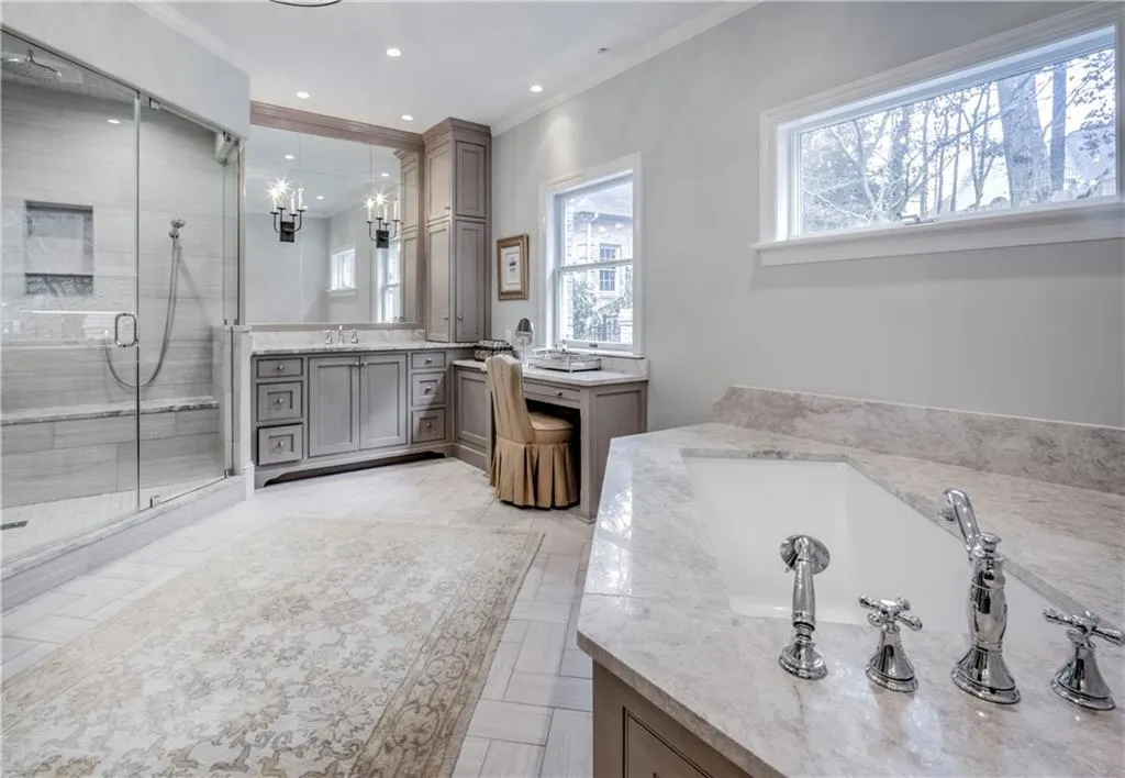 5335 N Powers Ferry Road, Atlanta, Georgia 30327, 5 Bedrooms Bedrooms, ,4 BathroomsBathrooms,Residential,Sold,5335 N Powers Ferry Road,6116512