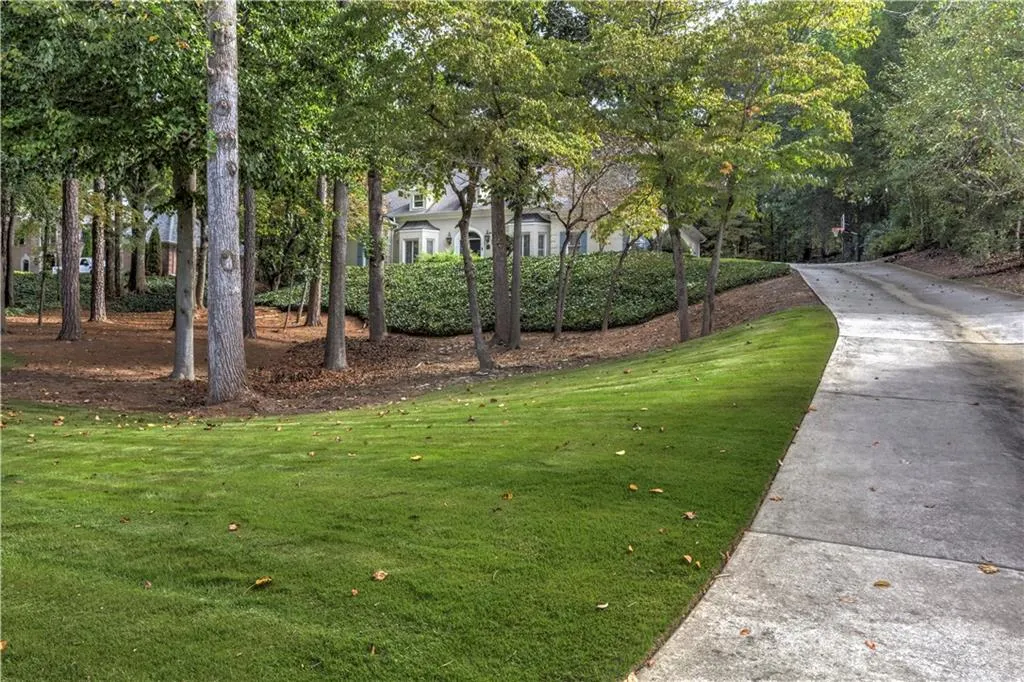 5335 N Powers Ferry Road, Atlanta, Georgia 30327, 5 Bedrooms Bedrooms, ,4 BathroomsBathrooms,Residential,Sold,5335 N Powers Ferry Road,6116512