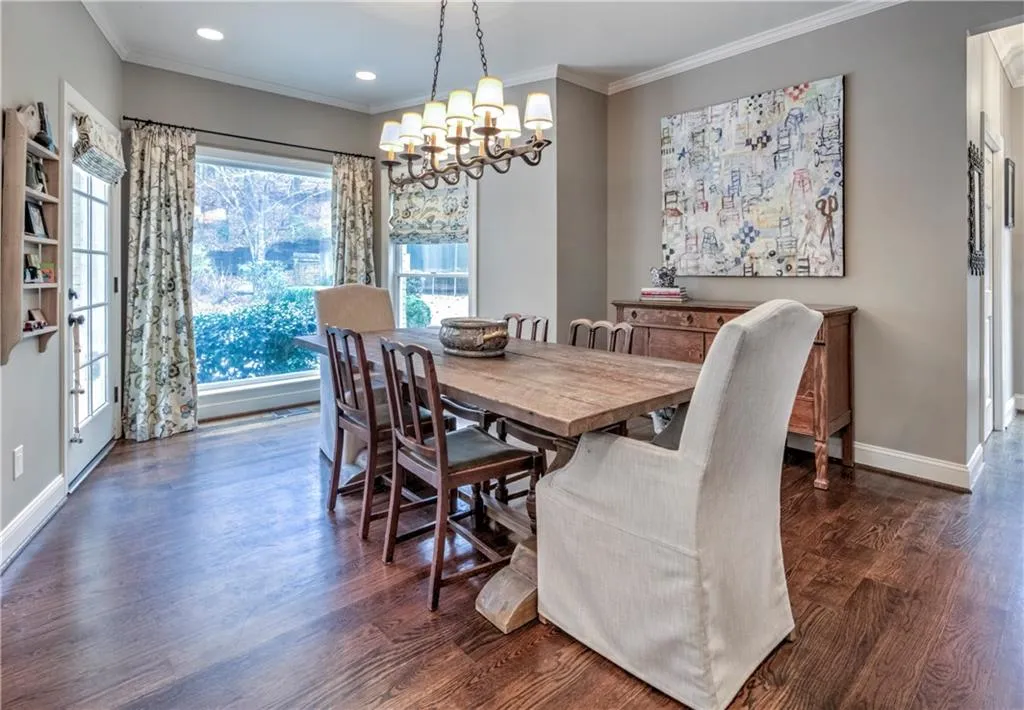 5335 N Powers Ferry Road, Atlanta, Georgia 30327, 5 Bedrooms Bedrooms, ,4 BathroomsBathrooms,Residential,Sold,5335 N Powers Ferry Road,6116512