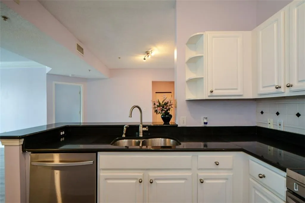 955 Juniper Street Unit 4112, Atlanta, Georgia 30309, 2 Bedrooms Bedrooms, ,2 BathroomsBathrooms,Residential,For Sale,955 Juniper Street Unit 4112,7629191