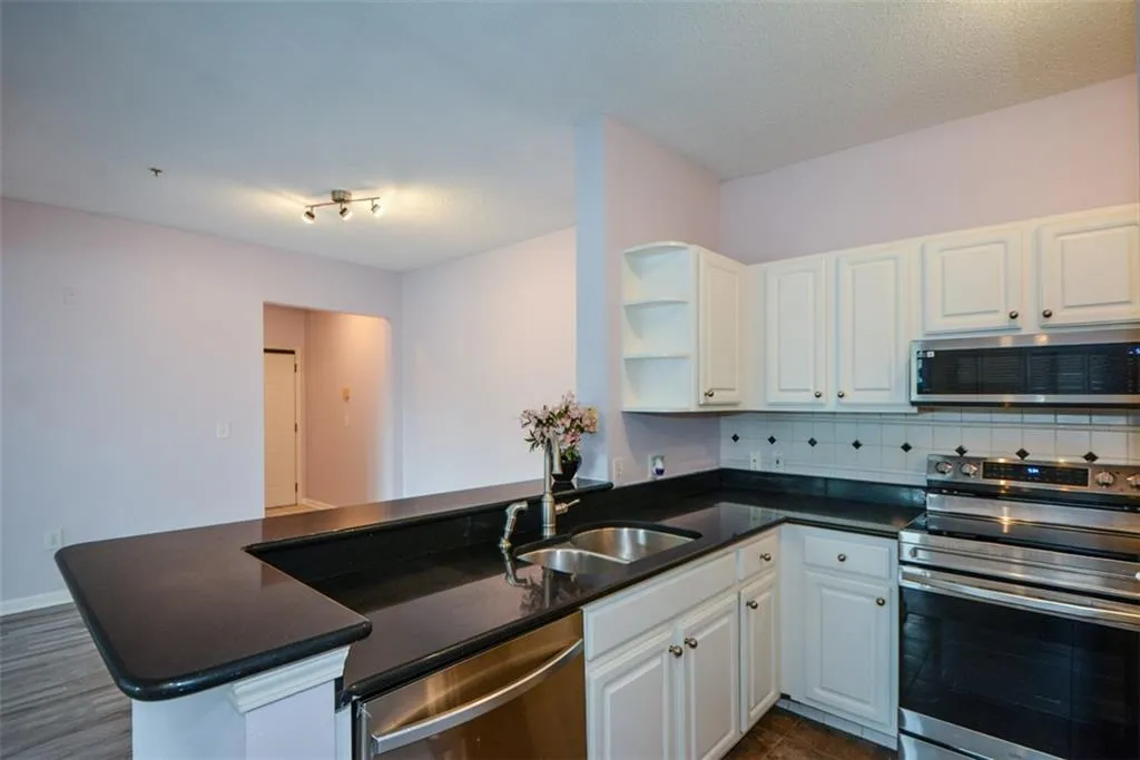 955 Juniper Street Unit 4112, Atlanta, Georgia 30309, 2 Bedrooms Bedrooms, ,2 BathroomsBathrooms,Residential,For Sale,955 Juniper Street Unit 4112,7629191