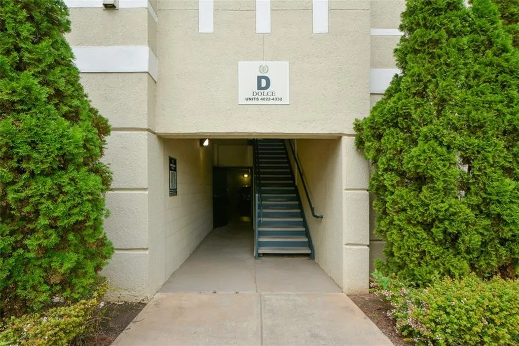 955 Juniper Street Unit 4112, Atlanta, Georgia 30309, 2 Bedrooms Bedrooms, ,2 BathroomsBathrooms,Residential,For Sale,955 Juniper Street Unit 4112,7629191