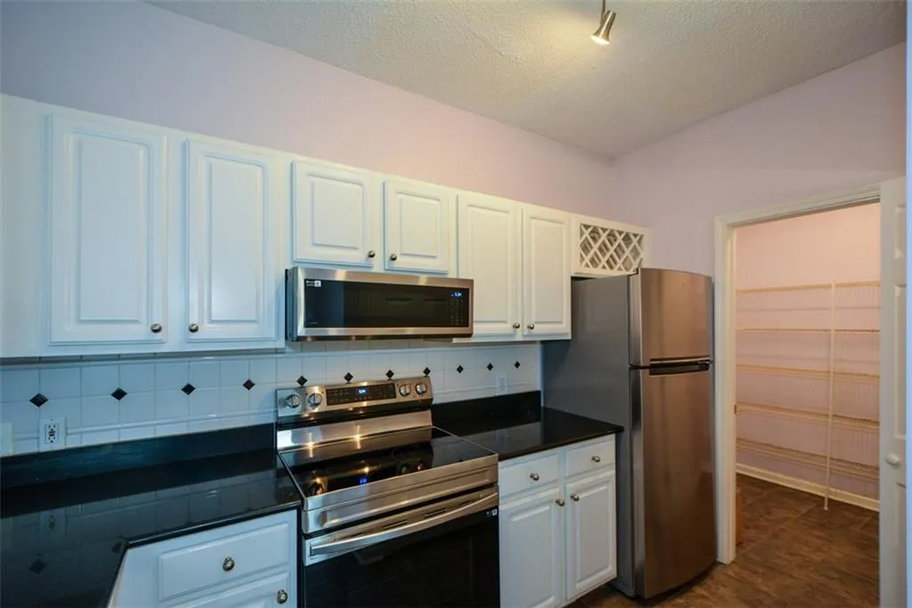 955 Juniper Street Unit 4112, Atlanta, Georgia 30309, 2 Bedrooms Bedrooms, ,2 BathroomsBathrooms,Residential,For Sale,955 Juniper Street Unit 4112,7629191