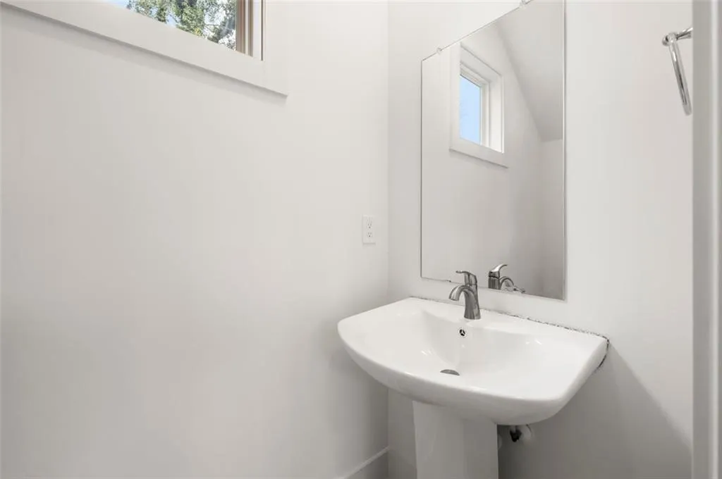 2680 Brown Street Nw, Atlanta, Georgia 30318, 2 Bedrooms Bedrooms, ,2 BathroomsBathrooms,Residential,For Sale,2680 Brown Street Nw,7656840