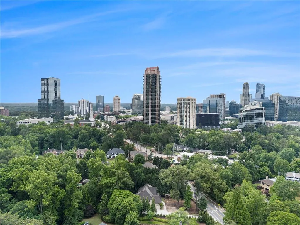 3809 Wieuca Road Ne, Atlanta, Georgia 30342, 8 Bedrooms Bedrooms, 0 ,6 BathroomsBathrooms,Residential,For Sale,3809 Wieuca Road Ne,7749078