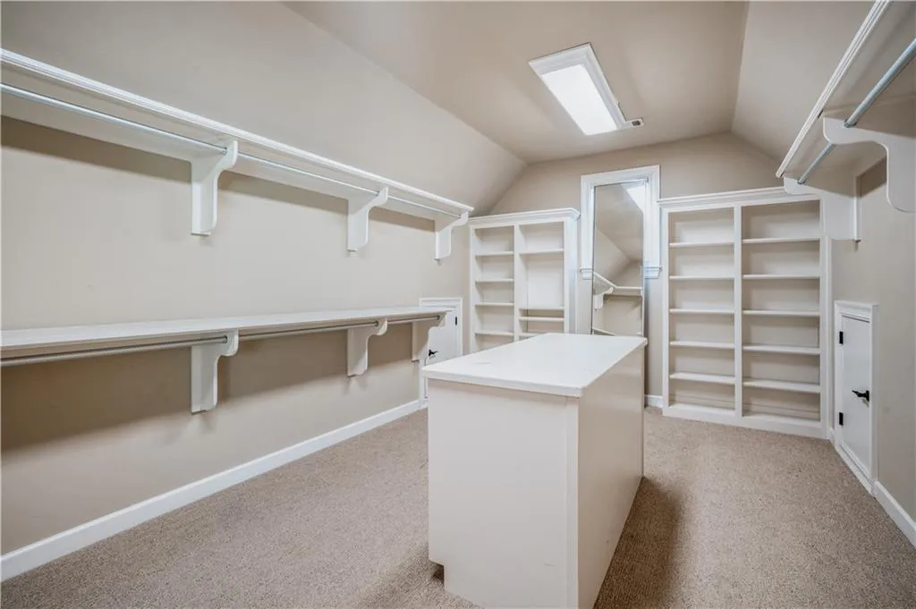 3809 Wieuca Road Ne, Atlanta, Georgia 30342, 8 Bedrooms Bedrooms, 0 ,6 BathroomsBathrooms,Residential,For Sale,3809 Wieuca Road Ne,7749078
