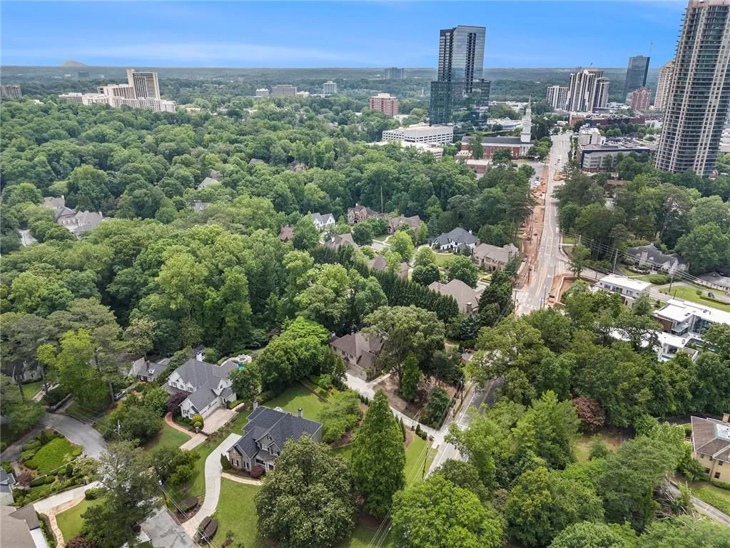 3809 Wieuca Road Ne, Atlanta, Georgia 30342, 8 Bedrooms Bedrooms, 0 ,6 BathroomsBathrooms,Residential,For Sale,3809 Wieuca Road Ne,7749078
