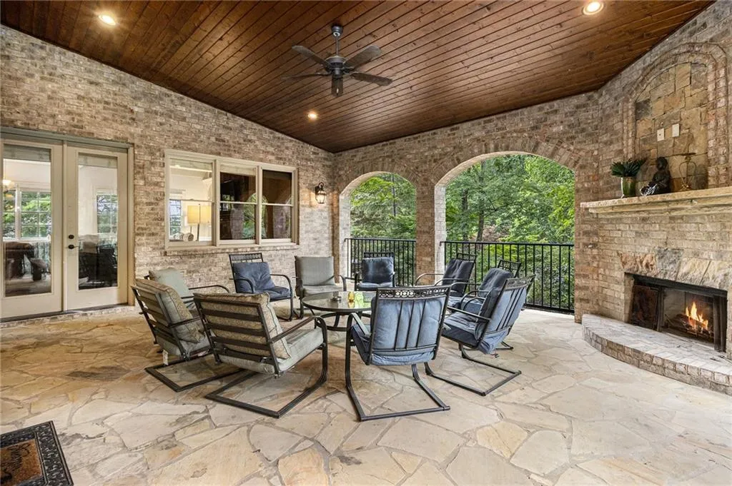 3809 Wieuca Road Ne, Atlanta, Georgia 30342, 8 Bedrooms Bedrooms, 0 ,6 BathroomsBathrooms,Residential,For Sale,3809 Wieuca Road Ne,7749078