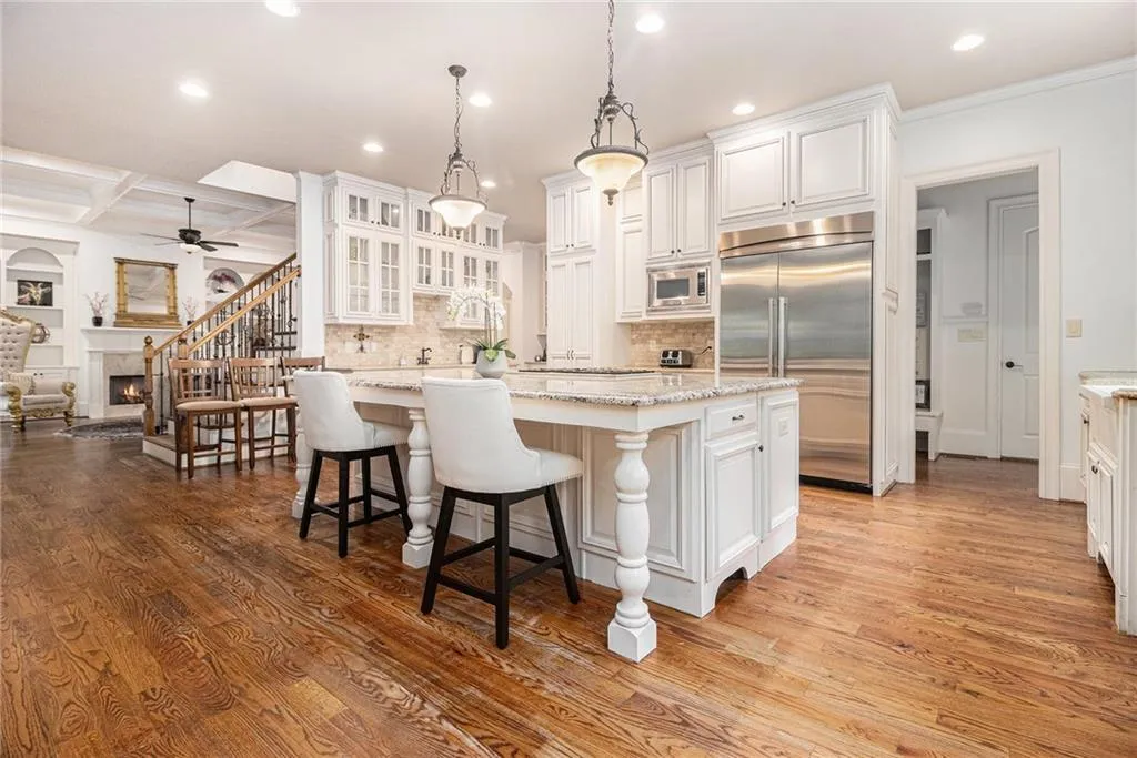 3809 Wieuca Road Ne, Atlanta, Georgia 30342, 8 Bedrooms Bedrooms, 0 ,6 BathroomsBathrooms,Residential,For Sale,3809 Wieuca Road Ne,7749078
