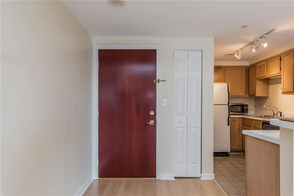 199 14th Street Unit 910, Atlanta, Georgia 30309, 2 Bedrooms Bedrooms, ,2 BathroomsBathrooms,Residential,Sold,199 14th Street Unit 910,5861975
