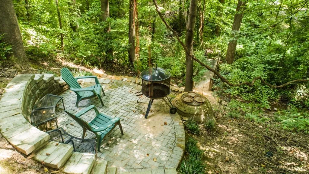 225 Sheridan Point Lane, Sandy Springs, Georgia 30342, 4 Bedrooms Bedrooms, ,3 BathroomsBathrooms,Residential,Sold,225 Sheridan Point Lane,6683590