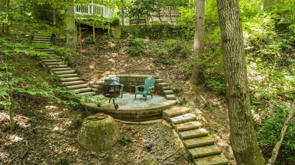 225 Sheridan Point Lane, Sandy Springs, Georgia 30342, 4 Bedrooms Bedrooms, ,3 BathroomsBathrooms,Residential,Sold,225 Sheridan Point Lane,6683590