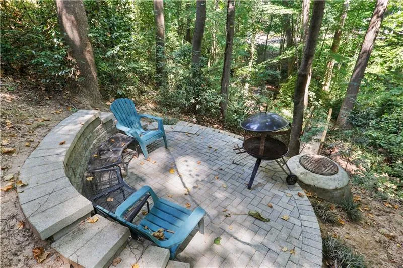 225 Sheridan Point Lane, Sandy Springs, Georgia 30342, 4 Bedrooms Bedrooms, ,3 BathroomsBathrooms,Residential,Sold,225 Sheridan Point Lane,6683590