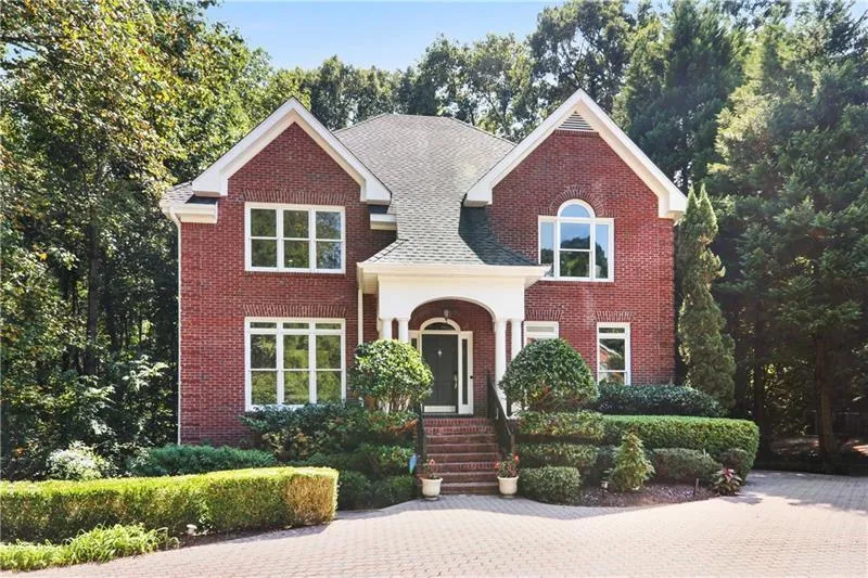 225 Sheridan Point Lane, Sandy Springs, Georgia 30342, 4 Bedrooms Bedrooms, ,3 BathroomsBathrooms,Residential,Sold,225 Sheridan Point Lane,6683590