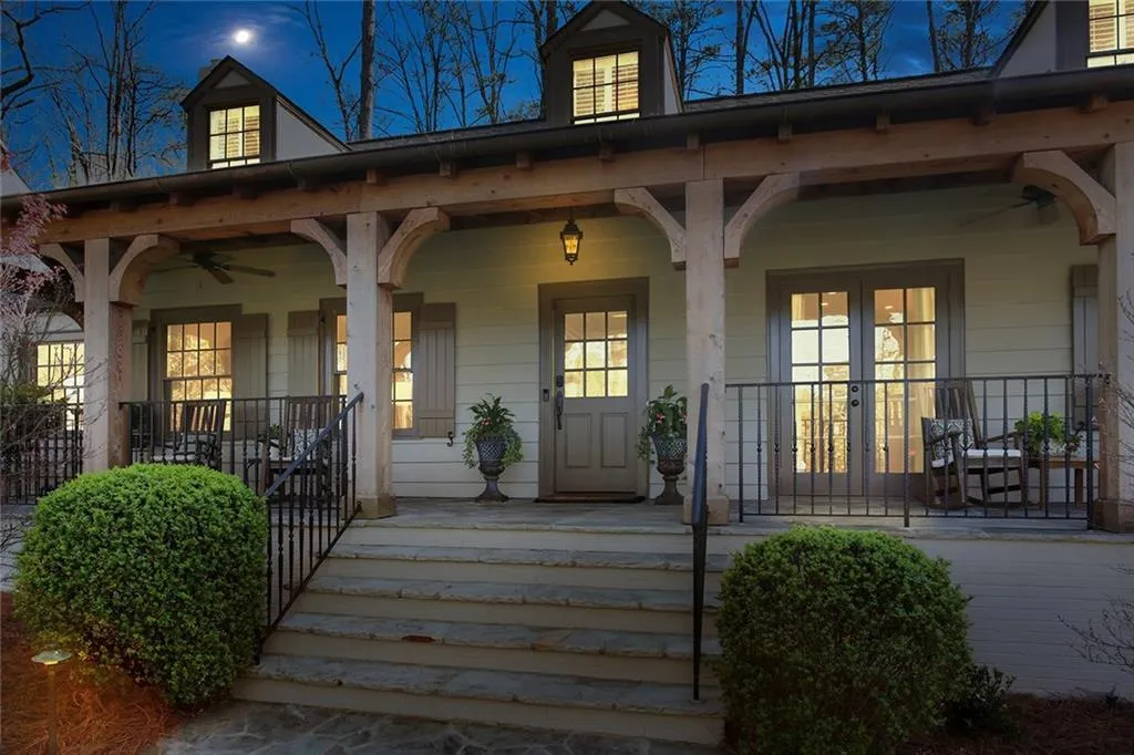 692 Longwood Drive Nw, Atlanta, Georgia 30305, 4 Bedrooms Bedrooms, ,4 BathroomsBathrooms,Residential,Sold,692 Longwood Drive Nw,5818099
