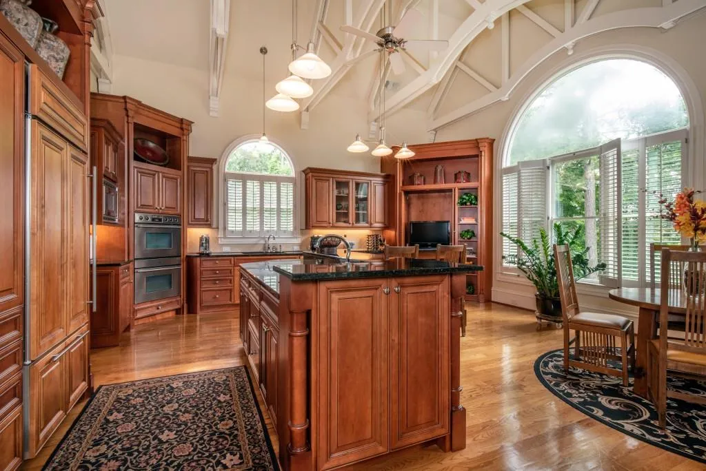 112 Strauss Lane, Sandy Springs, Georgia 30350, 6 Bedrooms Bedrooms, ,6 BathroomsBathrooms,Residential,Sold,112 Strauss Lane,6896241