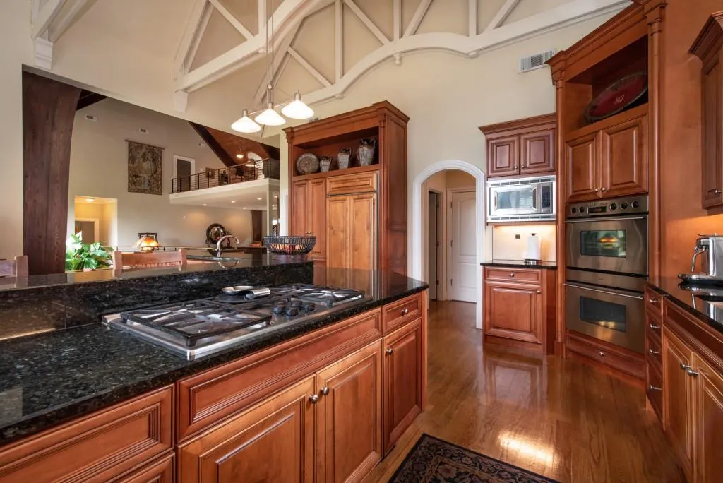 112 Strauss Lane, Sandy Springs, Georgia 30350, 6 Bedrooms Bedrooms, ,6 BathroomsBathrooms,Residential,Sold,112 Strauss Lane,6896241