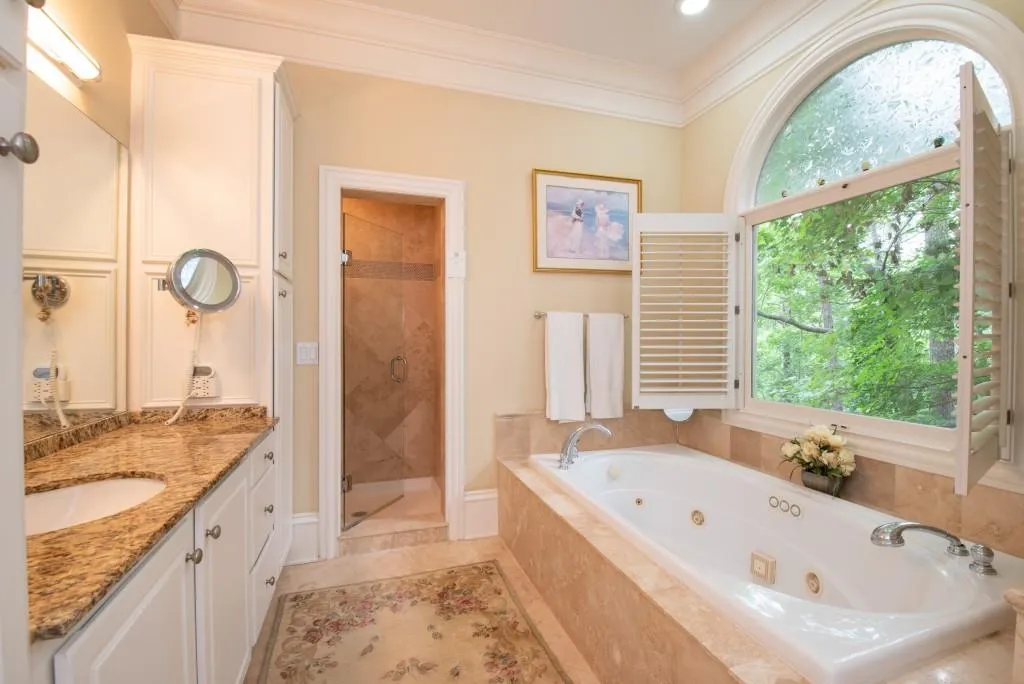 112 Strauss Lane, Sandy Springs, Georgia 30350, 6 Bedrooms Bedrooms, ,6 BathroomsBathrooms,Residential,Sold,112 Strauss Lane,6896241