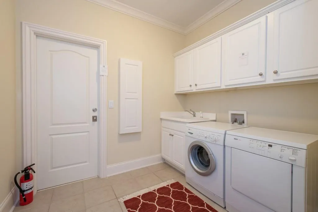 112 Strauss Lane, Sandy Springs, Georgia 30350, 6 Bedrooms Bedrooms, ,6 BathroomsBathrooms,Residential,Sold,112 Strauss Lane,6896241