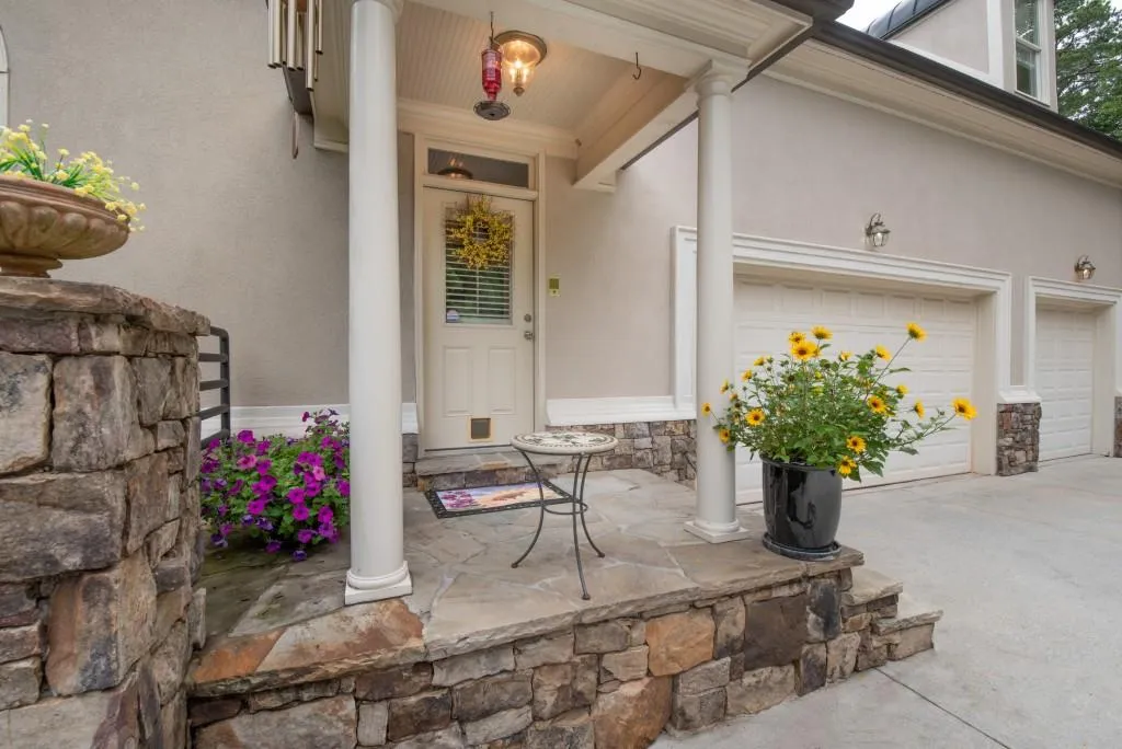 112 Strauss Lane, Sandy Springs, Georgia 30350, 6 Bedrooms Bedrooms, ,6 BathroomsBathrooms,Residential,Sold,112 Strauss Lane,6896241