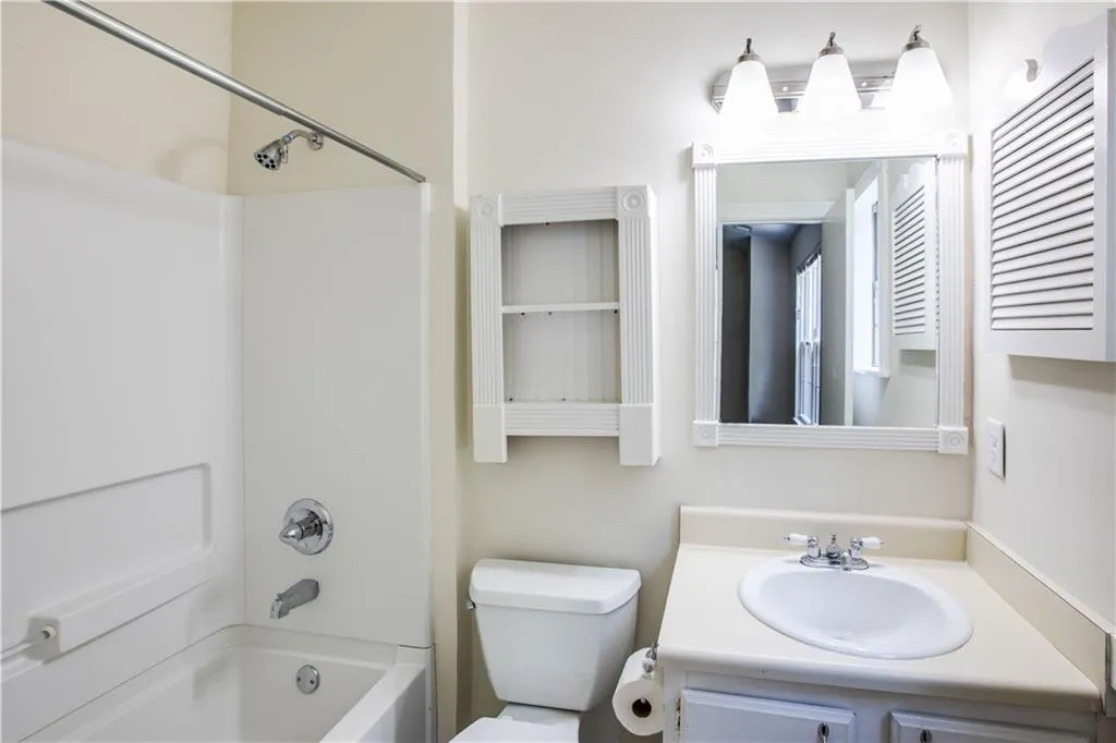 1705 Queen Anne Court, Sandy Springs, Georgia 30350, 2 Bedrooms Bedrooms, ,2 BathroomsBathrooms,Residential,Sold,1705 Queen Anne Court,5882741