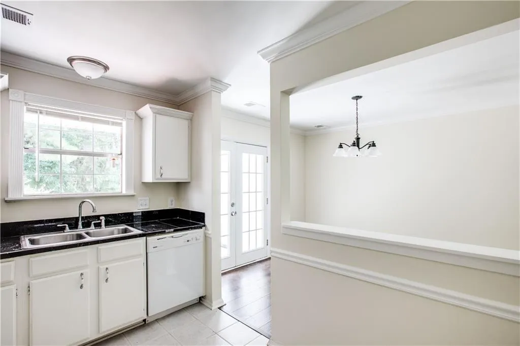 1705 Queen Anne Court, Sandy Springs, Georgia 30350, 2 Bedrooms Bedrooms, ,2 BathroomsBathrooms,Residential,Sold,1705 Queen Anne Court,5882741