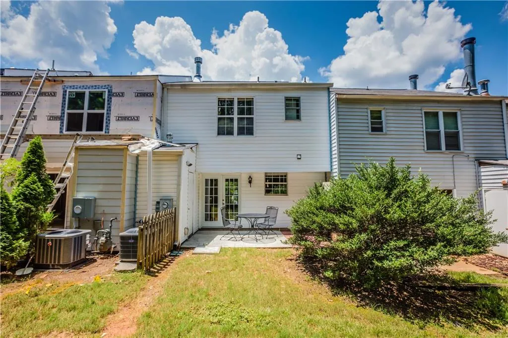 1705 Queen Anne Court, Sandy Springs, Georgia 30350, 2 Bedrooms Bedrooms, ,2 BathroomsBathrooms,Residential,Sold,1705 Queen Anne Court,5882741
