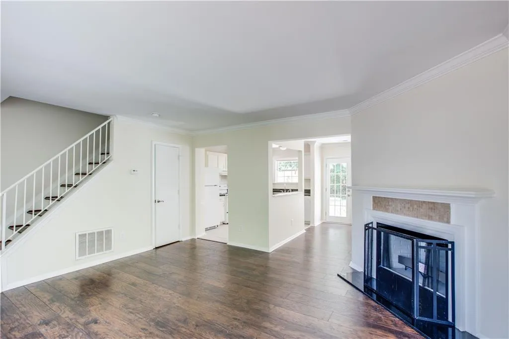 1705 Queen Anne Court, Sandy Springs, Georgia 30350, 2 Bedrooms Bedrooms, ,2 BathroomsBathrooms,Residential,Sold,1705 Queen Anne Court,5882741