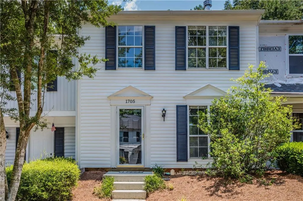 1705 Queen Anne Court, Sandy Springs, Georgia 30350, 2 Bedrooms Bedrooms, ,2 BathroomsBathrooms,Residential,Sold,1705 Queen Anne Court,5882741