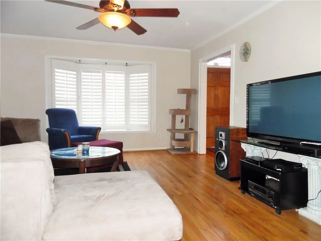 6520 Roswell Road Unit 4, Atlanta, Georgia 30328, 2 Bedrooms Bedrooms, ,1 BathroomBathrooms,Residential,Sold,6520 Roswell Road Unit 4,5628460