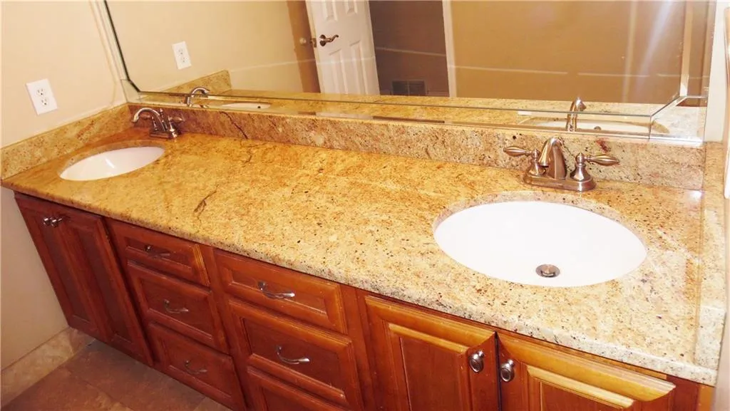 6520 Roswell Road Unit 4, Atlanta, Georgia 30328, 2 Bedrooms Bedrooms, ,1 BathroomBathrooms,Residential,Sold,6520 Roswell Road Unit 4,5628460