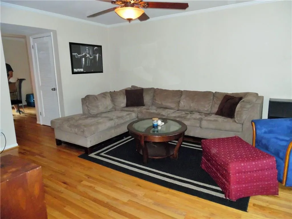 6520 Roswell Road Unit 4, Atlanta, Georgia 30328, 2 Bedrooms Bedrooms, ,1 BathroomBathrooms,Residential,Sold,6520 Roswell Road Unit 4,5628460
