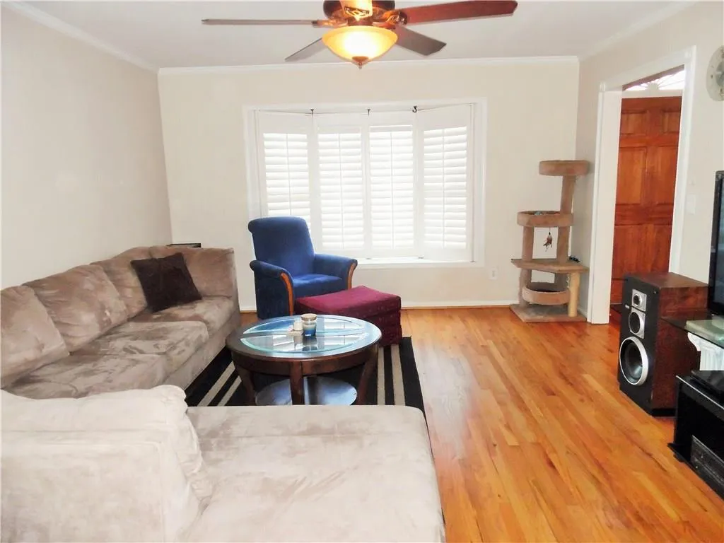 6520 Roswell Road Unit 4, Atlanta, Georgia 30328, 2 Bedrooms Bedrooms, ,1 BathroomBathrooms,Residential,Sold,6520 Roswell Road Unit 4,5628460