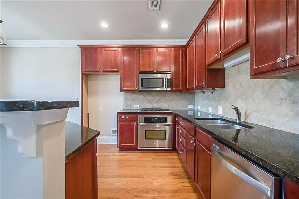 849 Perennial Drive, Atlanta, Georgia 30328, 3 Bedrooms Bedrooms, ,2 BathroomsBathrooms,Residential,Sold,849 Perennial Drive,6600623