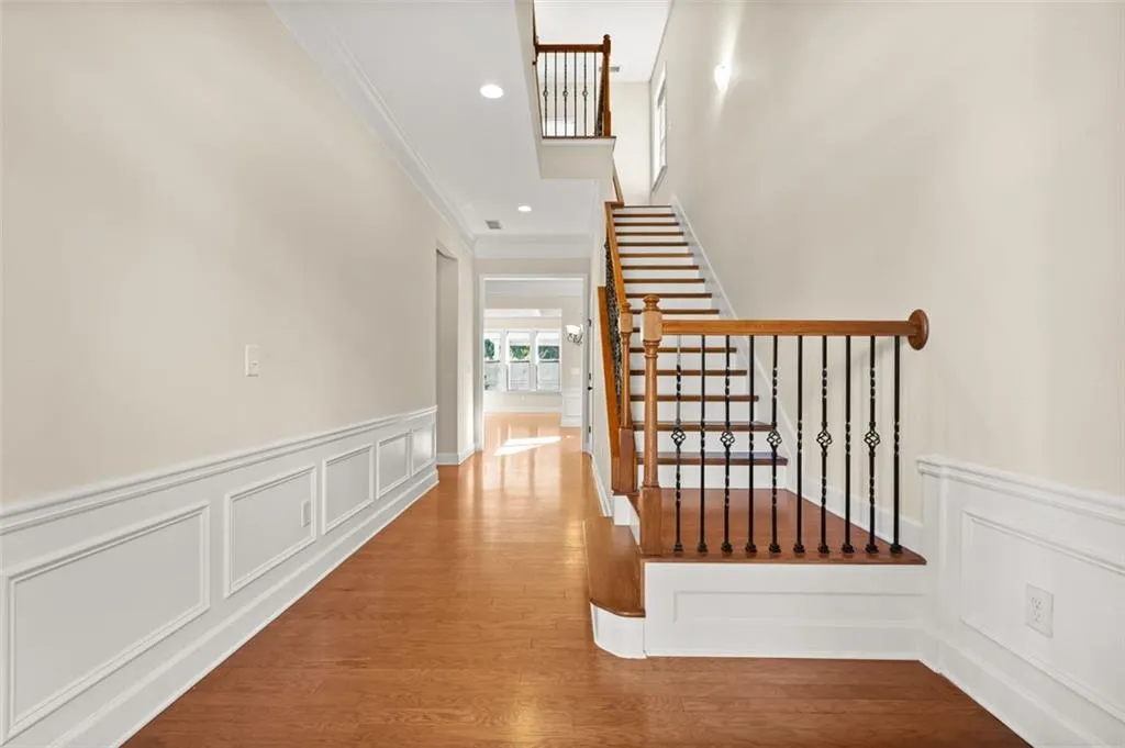 5577 High Point Road, Atlanta, Georgia 30342, 4 Bedrooms Bedrooms, ,3 BathroomsBathrooms,Residential,Sold,5577 High Point Road,6966862