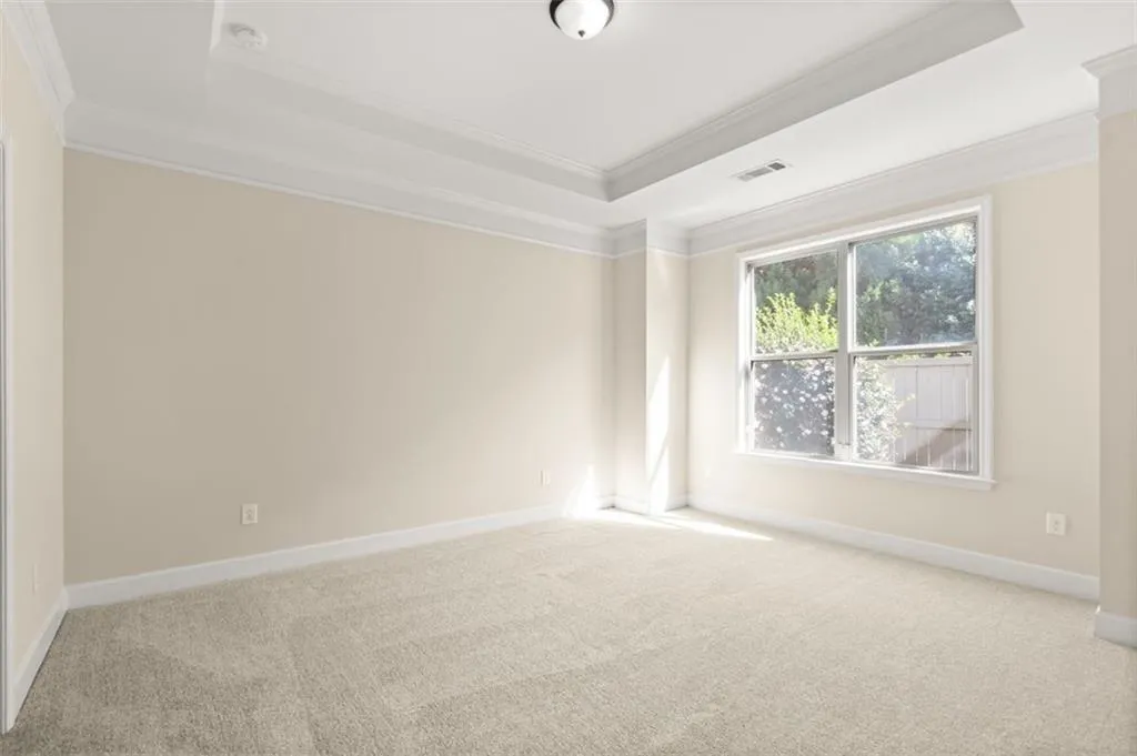5577 High Point Road, Atlanta, Georgia 30342, 4 Bedrooms Bedrooms, ,3 BathroomsBathrooms,Residential,Sold,5577 High Point Road,6966862