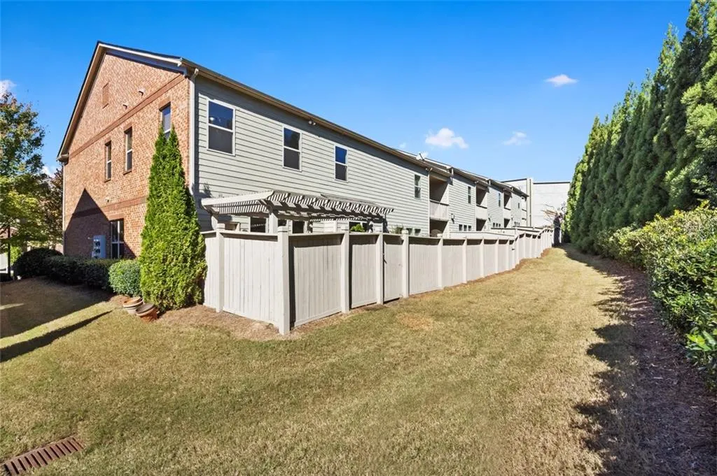5577 High Point Road, Atlanta, Georgia 30342, 4 Bedrooms Bedrooms, ,3 BathroomsBathrooms,Residential,Sold,5577 High Point Road,6966862